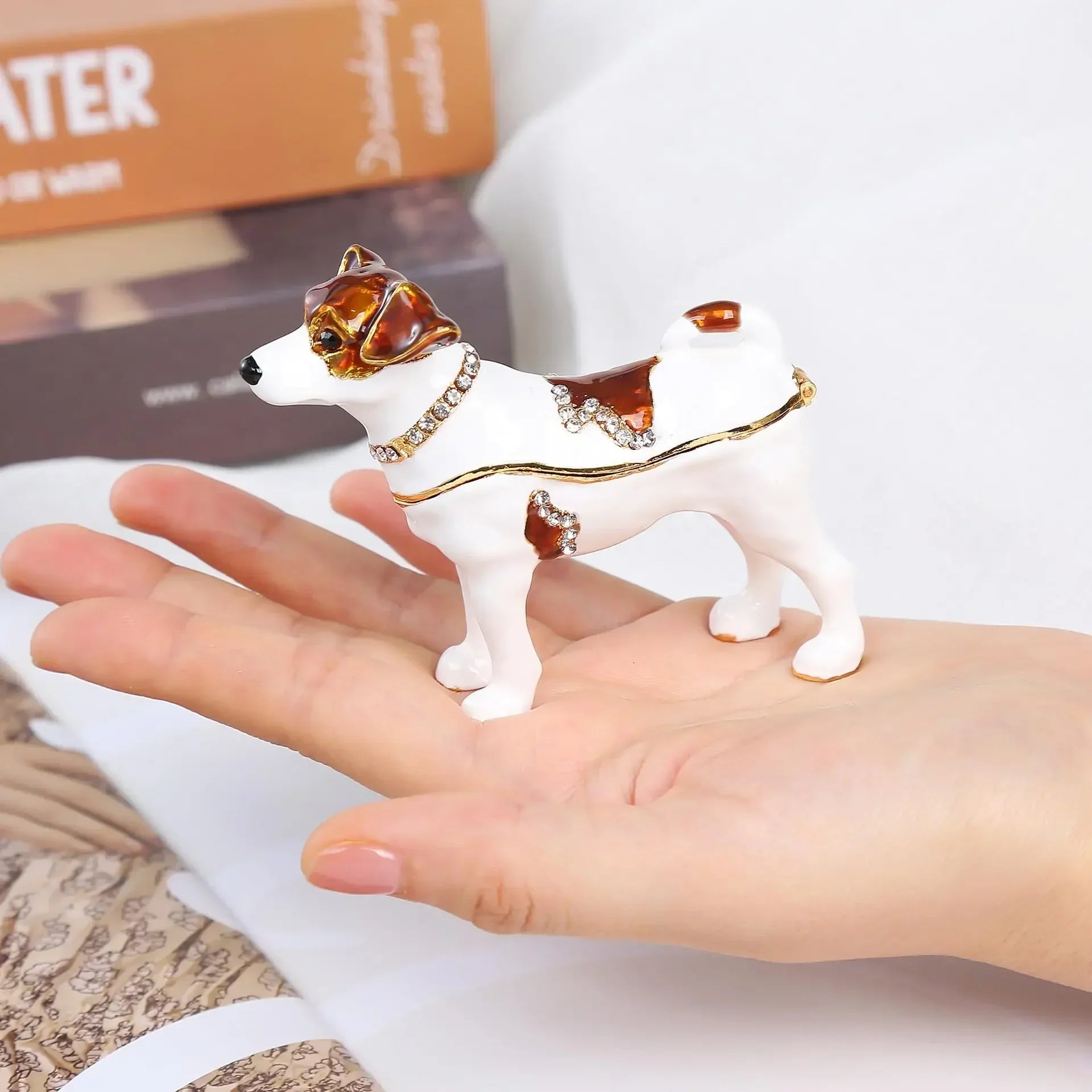 Metal Crafts Creative Jewelry Dog Alloy Jewelry Box Home Style Colored Paintings Inlaid Diamonds Dog Home Decoration Ornaments